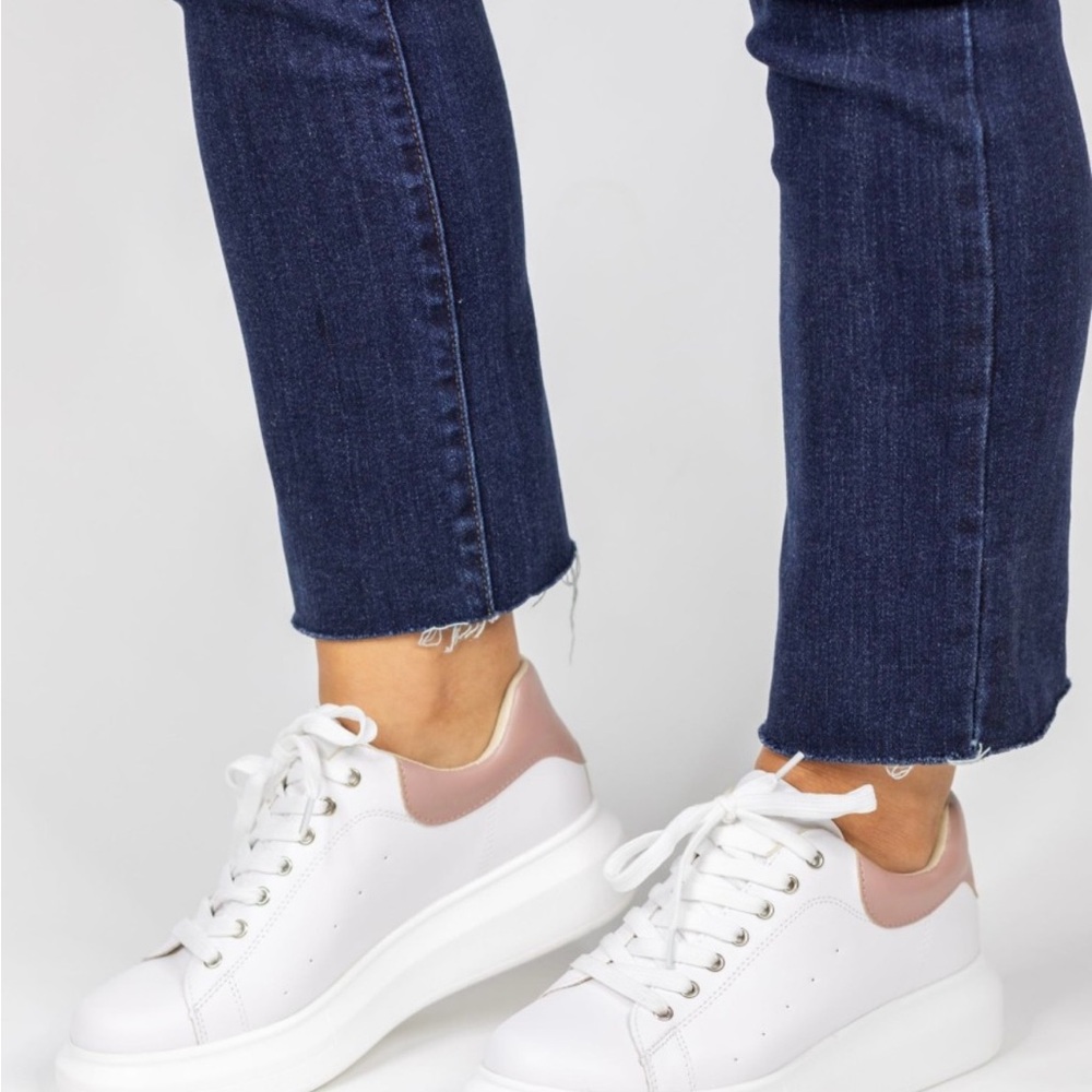 Chase & Chloe Andie Sneaker
